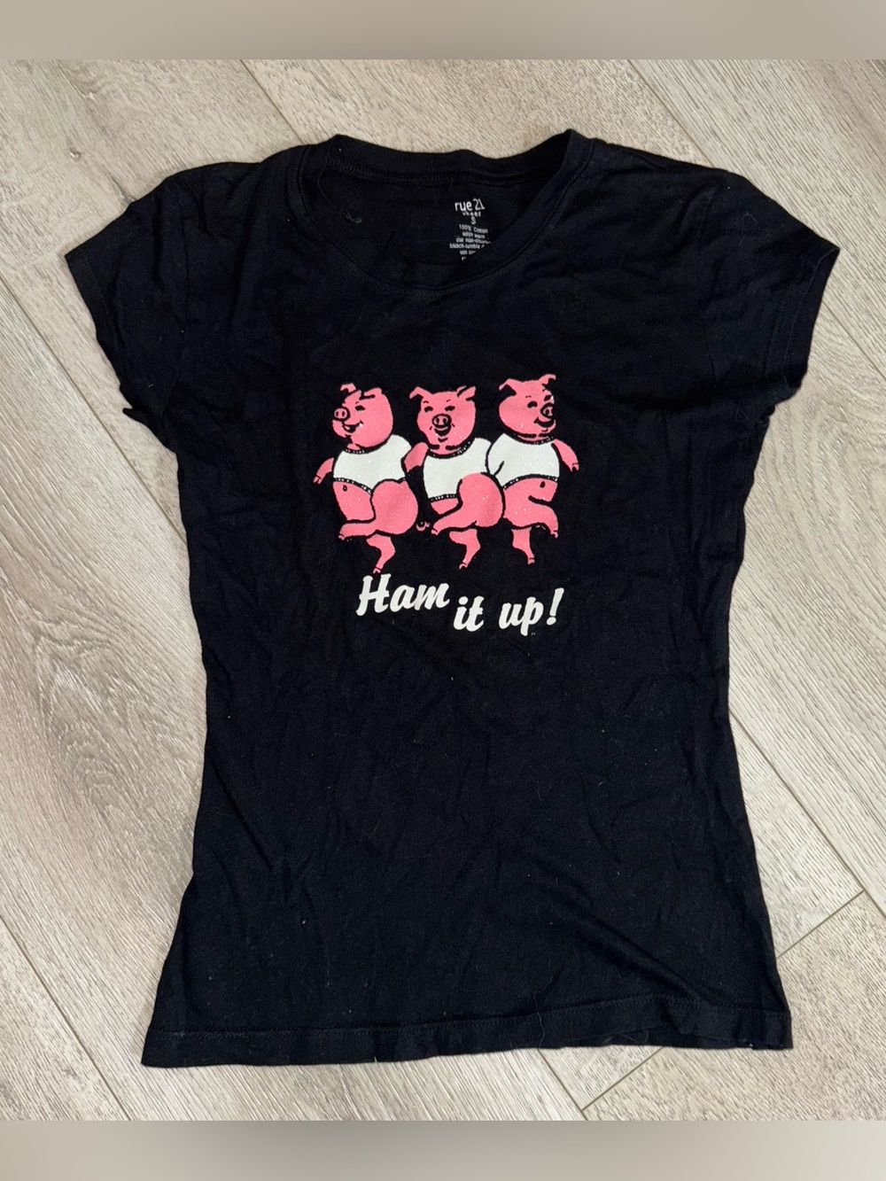 Rue21 Black Graphic Tee with White Interior Tag Print